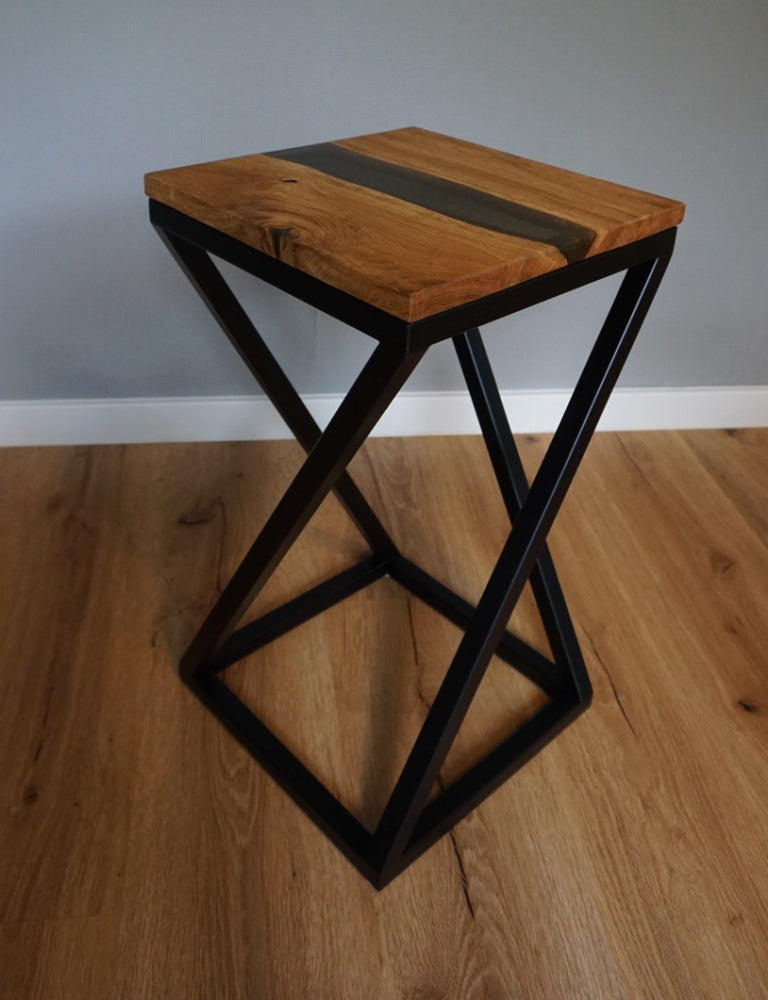 Holztische mit Epoxidharz im Loft Style